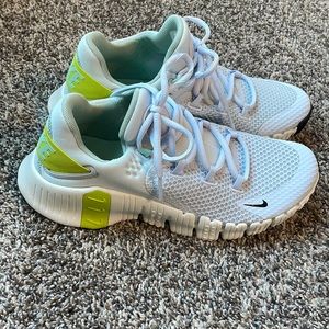 Nike Free Metcon 4 Sneakers (Women's Sizes) Training Shoes CZ0596-001